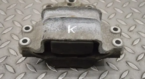 Audi TT TTS Mk2 Engine mount bracket 8J0199555