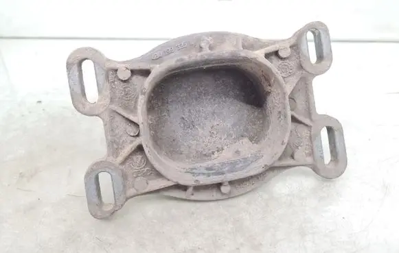 Audi A6 S6 C6 4F Engine mounting bracket 4B0199335L