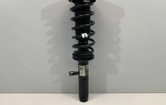 BMW 5 G30 G31 Front shock absorber with coil spring 6866610
