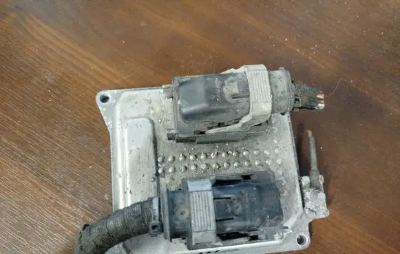 Opel Zafira B Engine control unit/module 55598211