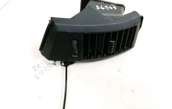 Mazda 5 Dash center air vent grill C236GM932