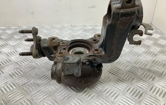 Front wheel hub