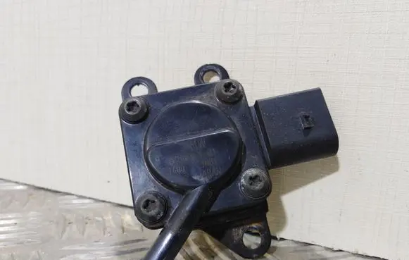 BMW 1 E81 E87 Exhaust gas pressure sensor 7808013