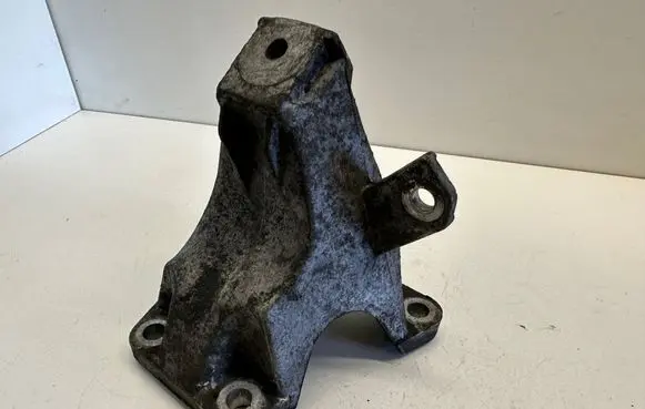 Audi A6 S6 C5 4B Engine mount bracket 8E0199308J