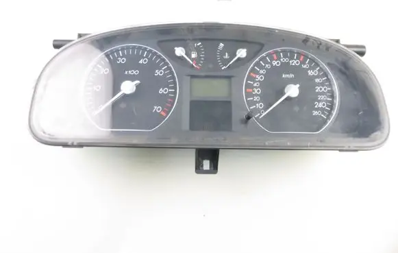 Renault Laguna II Speedometer (instrument cluster) 8200170311