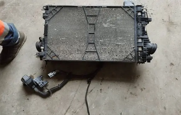 Opel Insignia A Radiator support slam panel 13241736 00575887 13241751