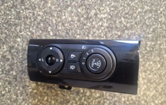 Chevrolet Captiva Light switch