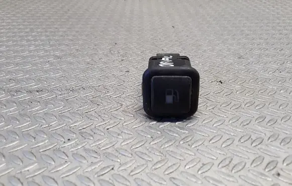 Volkswagen Golf IV Fuel tank opening switch 3B0959833A
