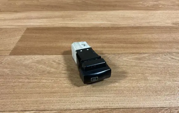 Citroen Xsara Windscreen/window heater switch 03952