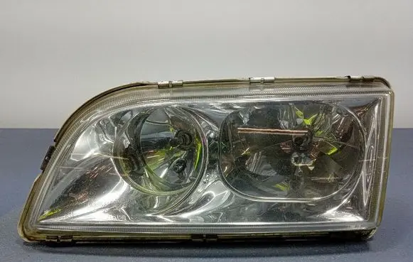 Volvo S40, V40 Headlight/headlamp 30899682