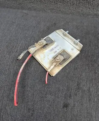 Audi A6 S6 C4 4A Coolant fan relay 8D0959493