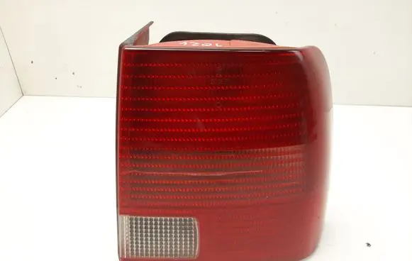 Volkswagen PASSAT B5 Rear/tail lights 3B5945096F 3B5945257