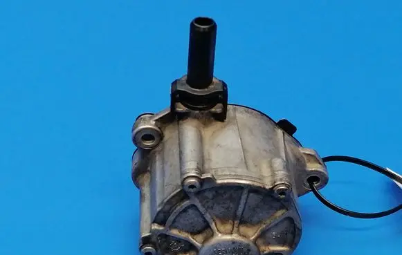 Mercedes-Benz Sprinter W906 Vacuum pump ENAC46000