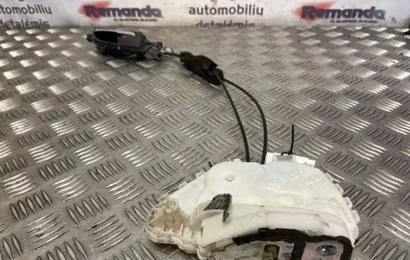 Honda CR-V Front door lock 72151SWAG1