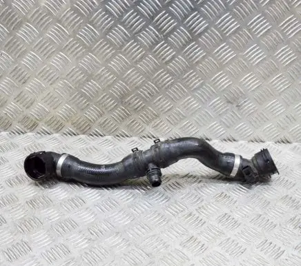 Land Rover Discovery 5 Engine coolant pipe/hose LPLA8286AA