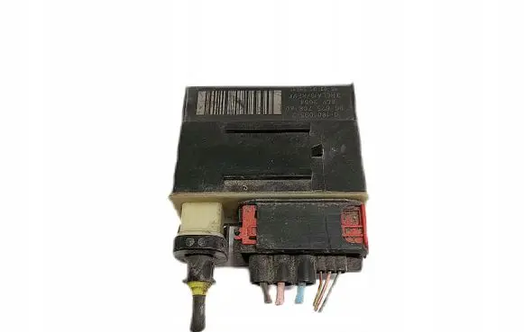 Peugeot 3008 I Glow plug pre-heat relay 9662570880
