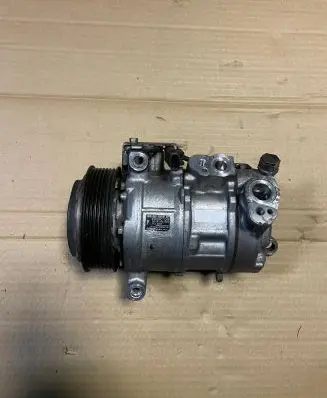 Mercedes-Benz C W205 Air conditioning (A/C) compressor (pump) 0008303102