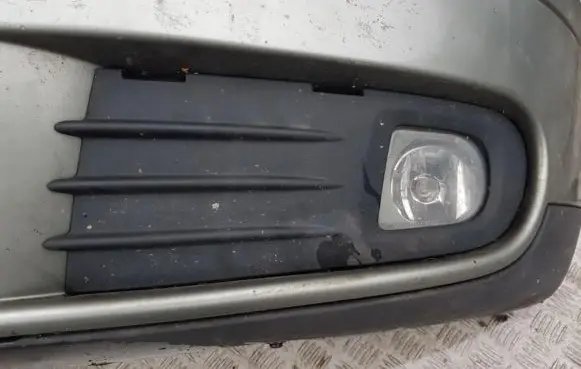 Volvo V50 Front bumper lower grill