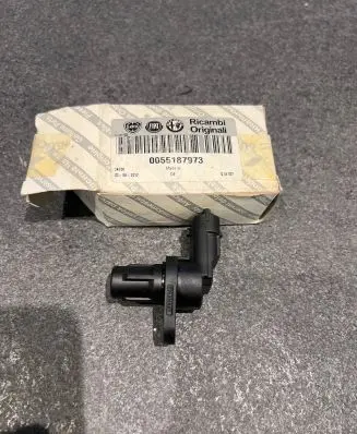 Ford C-MAX II Camshaft speed sensor 0232103052 081021