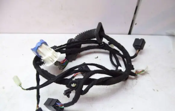 MG ZS Front door wiring loom/harness boot 11012011