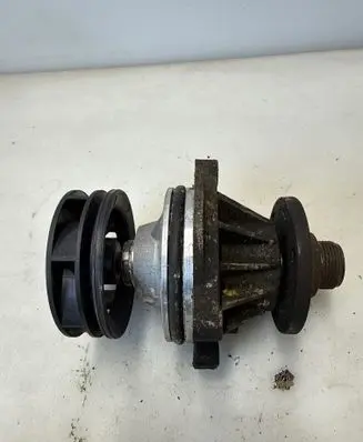 BMW 3 E46 Water pump 17317413