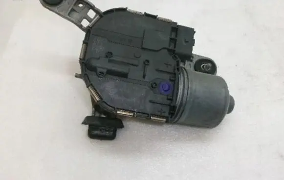 Citroen C4 II Picasso Wiper motor 9811384680
