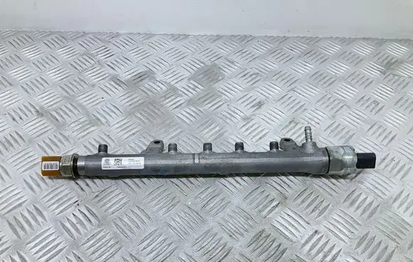 Volkswagen Golf Plus Fuel pressure regulator 03L130089B 03L130764A 03L906051