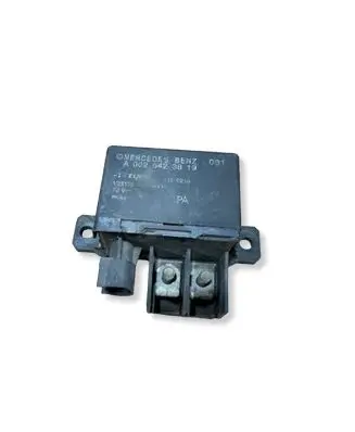 Mercedes-Benz E W211 Charging relay A0025423819