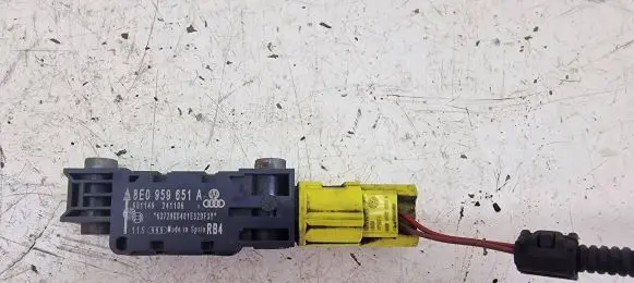 Audi A3 S3 A3 Sportback 8P Airbag deployment crash/impact sensor 8E0959651A