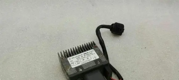 Porsche 911 997 Coolant fan relay 99761843690