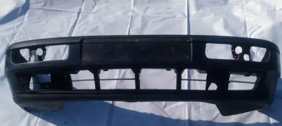 Volkswagen PASSAT B4 Front bumper melyna
