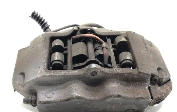Volkswagen Touareg I Rear brake caliper