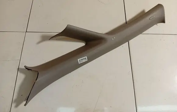 Mitsubishi Grandis (C) pillar trim MR576065HA
