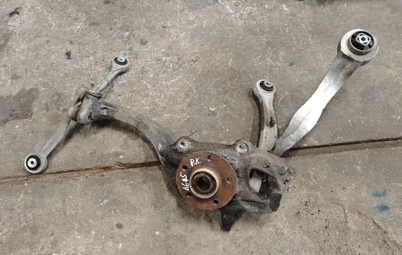 Audi A5 8T 8F Front wheel hub 8K0407257G 8K0407257