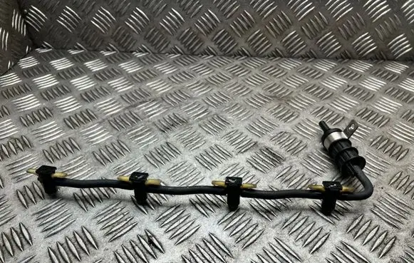 Opel Vivaro Fuel return line/hose 