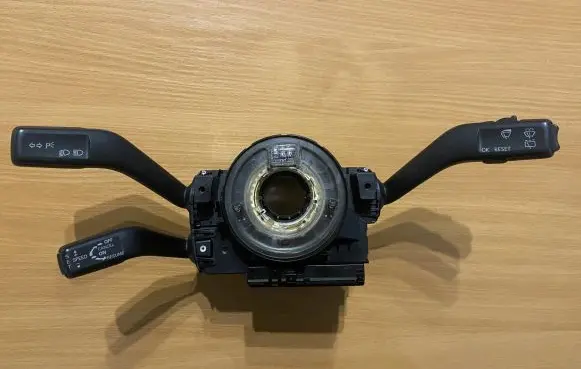 Volkswagen PASSAT B6 Indicator stalk B391 3C0953549