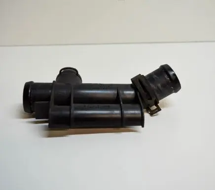 Volkswagen Tiguan Engine coolant pipe/hose 5N0121070K