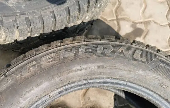 Volvo S80 R16 winter/snow tires with studs 