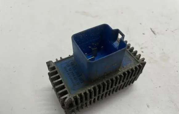 Opel Zafira B Glow plug pre-heat relay 55353011