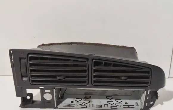 Volkswagen Golf III Dash center air vent grill 1H6819736 1H6819732