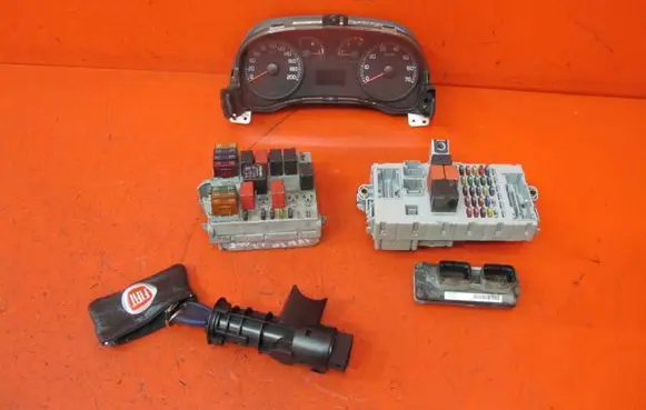 Fiat Punto (188) Engine control unit/module 55187377 51735171 46520600CPL