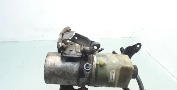Ford Focus Power steering pump 4M513K514BF