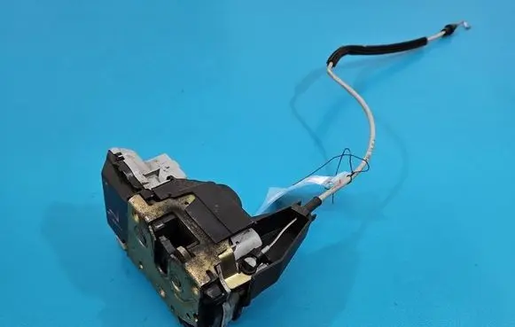 Peugeot 307 Front door lock IMPRK1581943