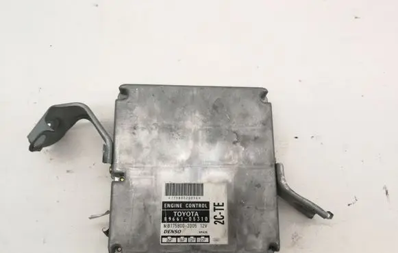 Toyota Avensis T250 Engine control unit/module 8966105310