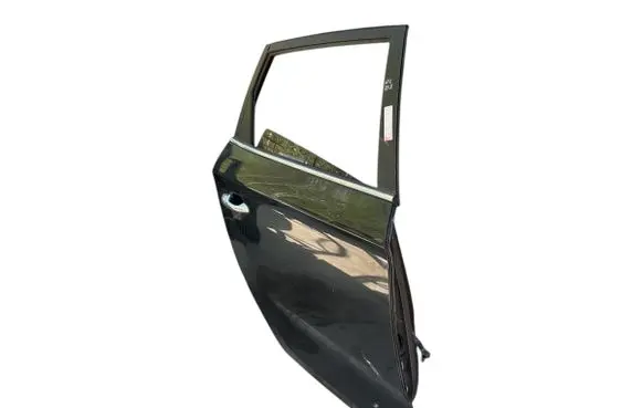 KIA Carens III Rear door