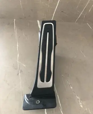 BMW 1 F40 Accelerator throttle pedal 12037313DE 35406889821