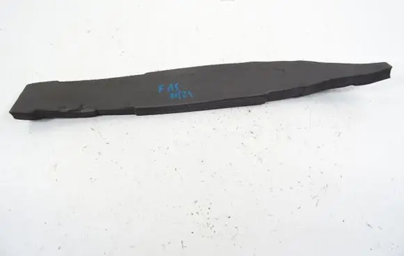 Nissan Juke I F15 Fender foam support/seal 
