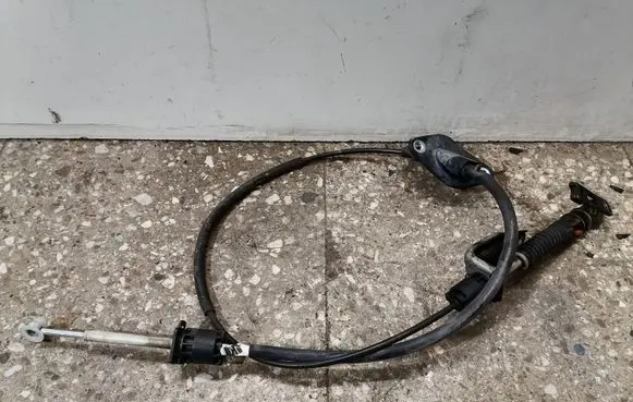 Volvo V70 Gear shift cable linkage