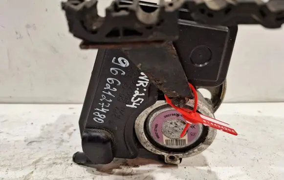 Peugeot 206 Power steering pump 9662127480