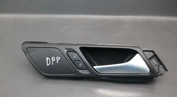 Volkswagen Jetta VI Front door interior handle
